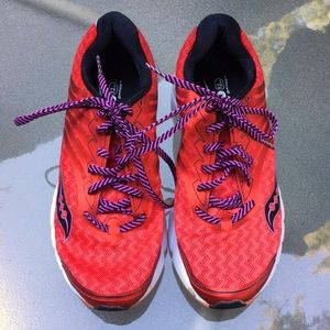 Saucony womens size 9 running shoes, in EUC